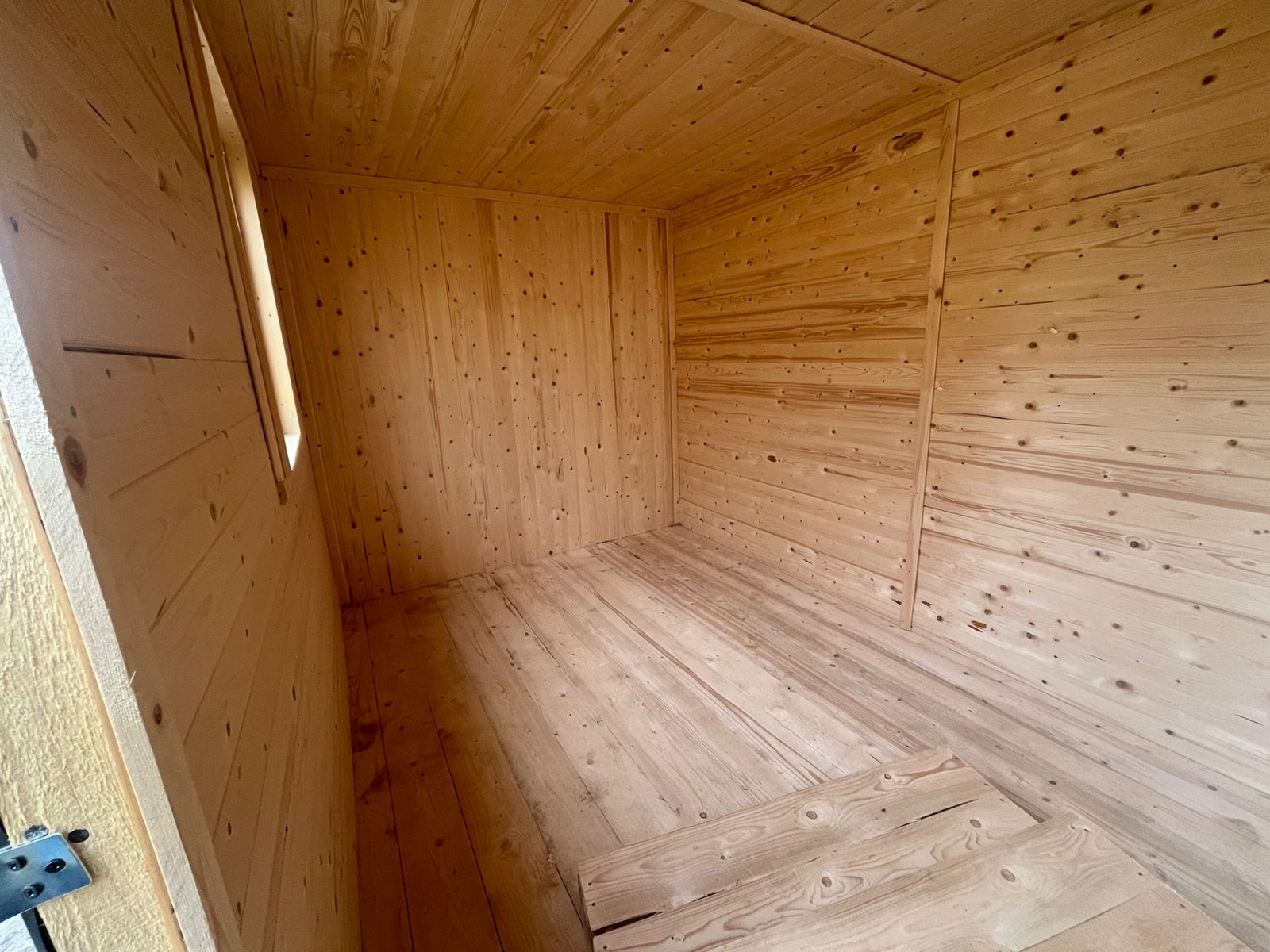 Вагончик-бытовка 6х2,3 в наличии