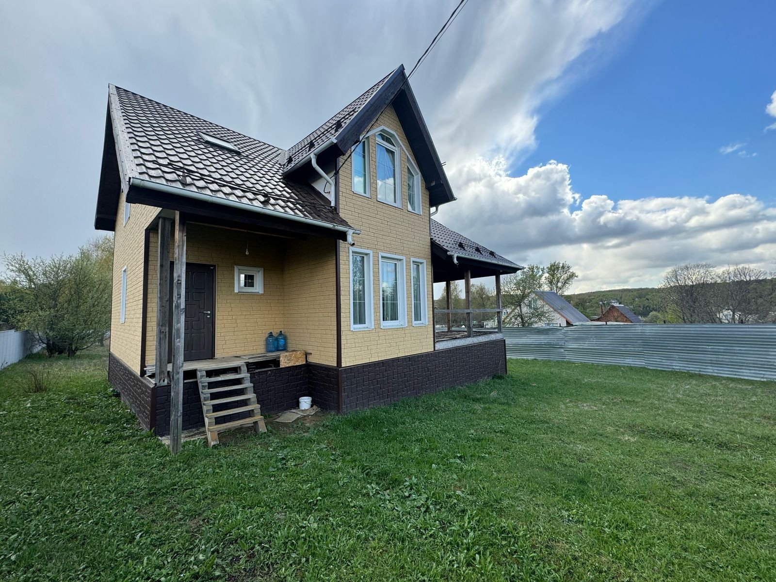 Большой уютный дом в охраняемом поселке