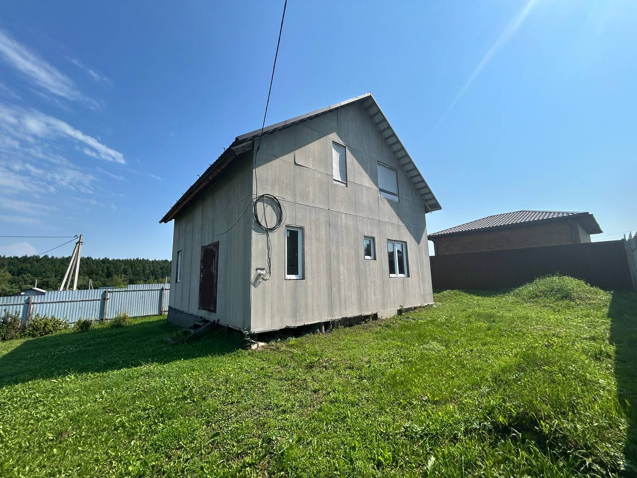 Большой уютный двухэтажный каркасный дом для большой семьи